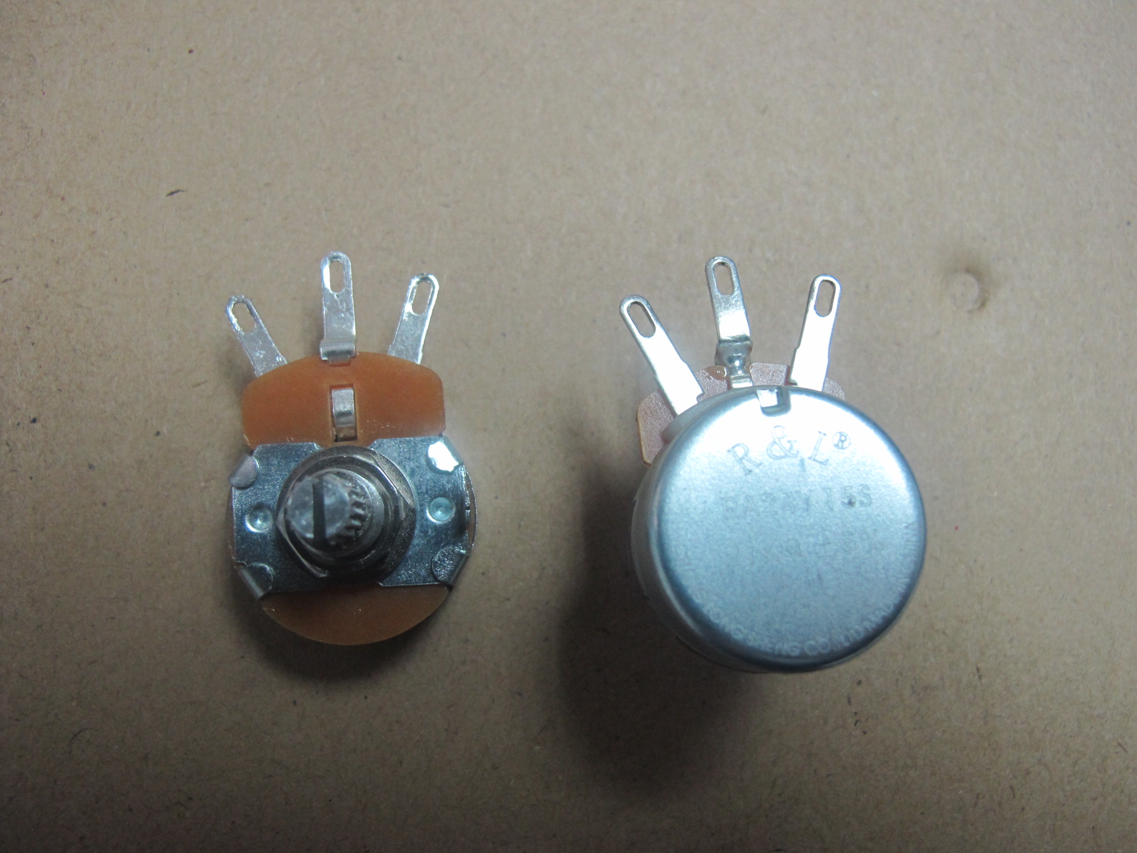 功率線(xiàn)繞電位器RA24Y-15SQ-500Ω 